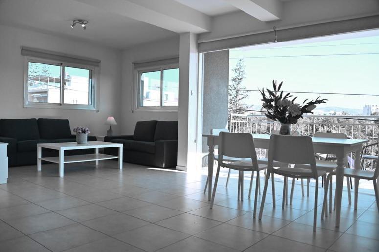 Edessis Beach House Limassol Bagian luar foto